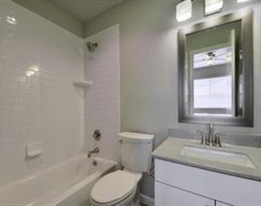 9802 Hundred Oaks Cir - Photo Thumbnail 13