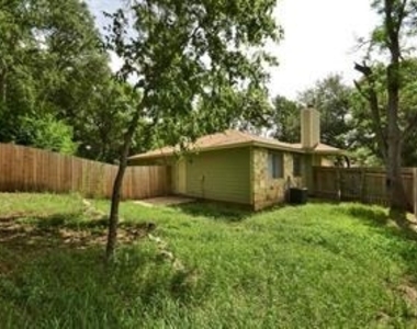 9802 Hundred Oaks Cir - Photo Thumbnail 18