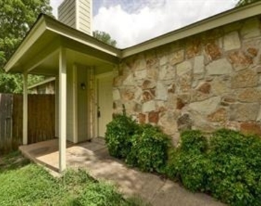 9802 Hundred Oaks Cir - Photo Thumbnail 2
