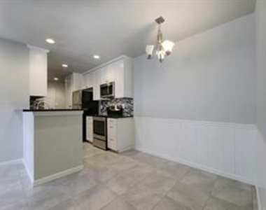 9802 Hundred Oaks Cir - Photo Thumbnail 6