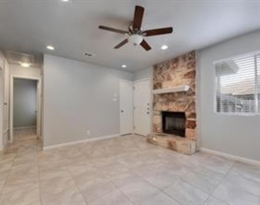 9802 Hundred Oaks Cir - Photo Thumbnail 3