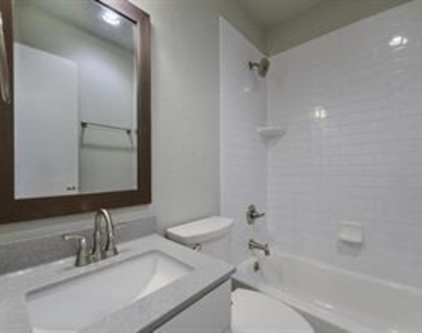 9802 Hundred Oaks Cir - Photo Thumbnail 16