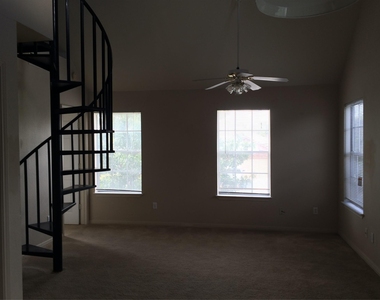 3003-c Whisper Oaks Ln - Photo Thumbnail 2