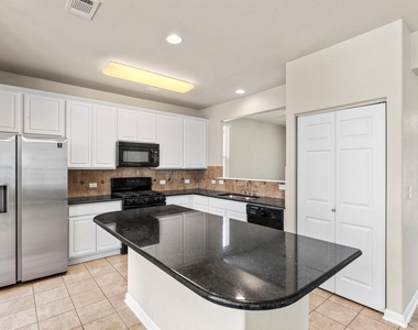 423 Wetzel - Photo Thumbnail 14