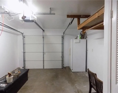 8402 Leesburg Cir - Photo Thumbnail 14
