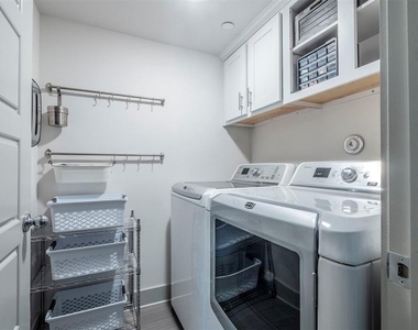 2101 Town Centre Dr - Photo Thumbnail 6