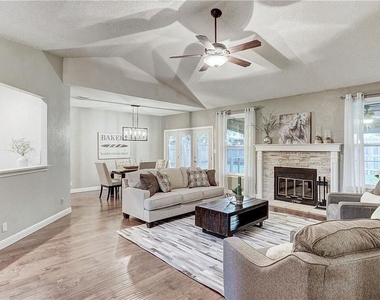 8914 Bridgewood Trl - Photo Thumbnail 7