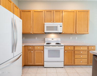 171 Elmwood Drive - Photo Thumbnail 13