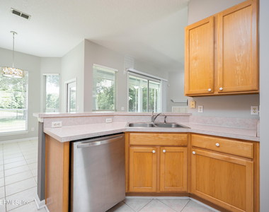 171 Elmwood Drive - Photo Thumbnail 12