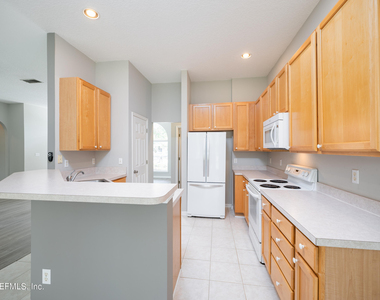 171 Elmwood Drive - Photo Thumbnail 10