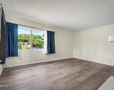 6216 Suwanee Road - Photo Thumbnail 6