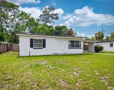 6216 Suwanee Road - Photo Thumbnail 2