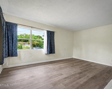 6216 Suwanee Road - Photo Thumbnail 4