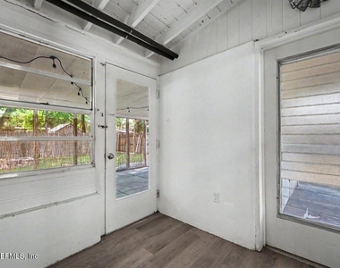 6216 Suwanee Road - Photo Thumbnail 16