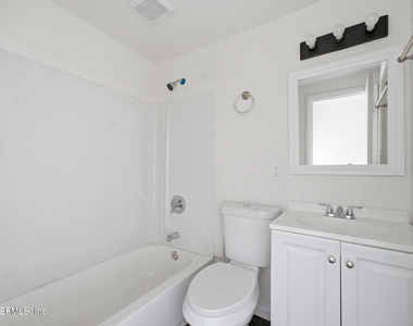 5134 Moncrief Road W - Photo Thumbnail 4