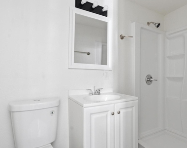 5134 Moncrief Road W - Photo Thumbnail 14