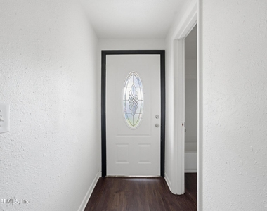 5134 Moncrief Road W - Photo Thumbnail 5