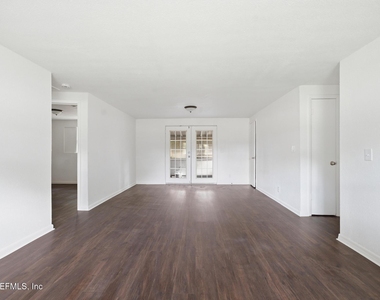 5134 Moncrief Road W - Photo Thumbnail 16