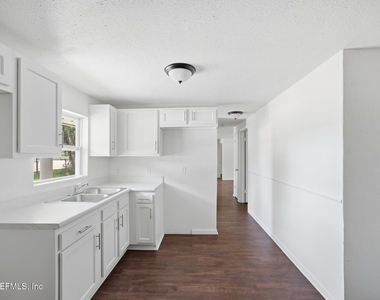 5134 Moncrief Road W - Photo Thumbnail 8