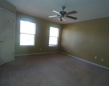 408 Southern Branch Lane - Photo Thumbnail 11