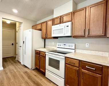 227 Sawmill Landing Drive - Photo Thumbnail 7