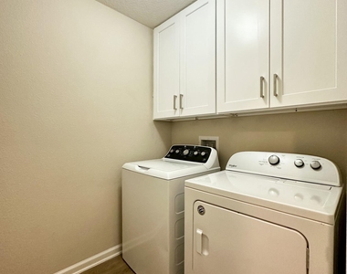 227 Sawmill Landing Drive - Photo Thumbnail 4