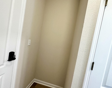 227 Sawmill Landing Drive - Photo Thumbnail 3