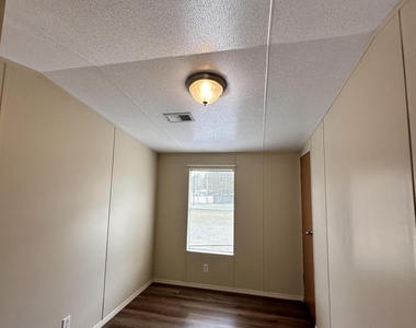 1757 Freedom Drive - Photo Thumbnail 4