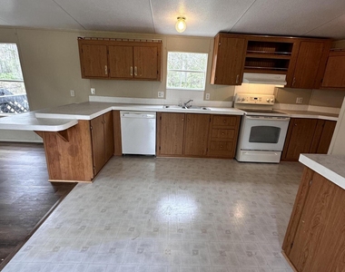 1757 Freedom Drive - Photo Thumbnail 6
