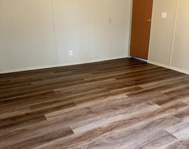 1757 Freedom Drive - Photo Thumbnail 11