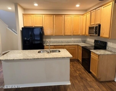 255 Beech Brook Street - Photo Thumbnail 2