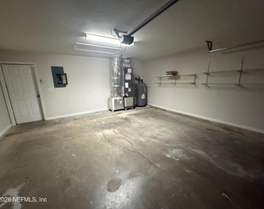 5550 Oak Crossing Drive - Photo Thumbnail 33