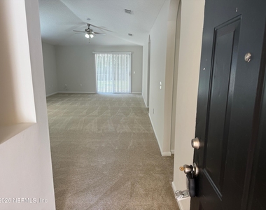 5550 Oak Crossing Drive - Photo Thumbnail 4