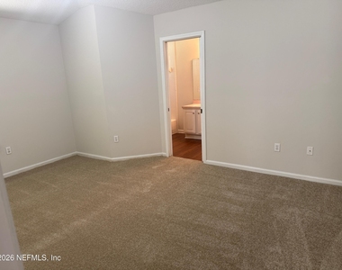 5550 Oak Crossing Drive - Photo Thumbnail 7