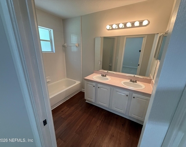 5550 Oak Crossing Drive - Photo Thumbnail 17