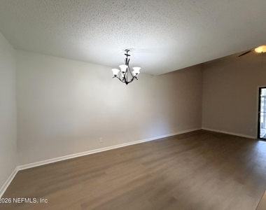 5646 Pinebay Circle S - Photo Thumbnail 3