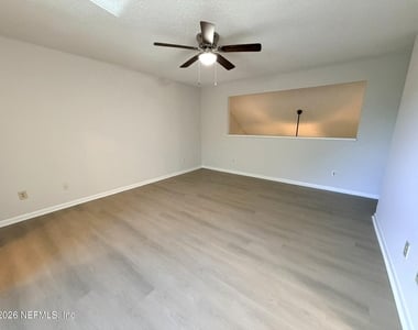5646 Pinebay Circle S - Photo Thumbnail 7