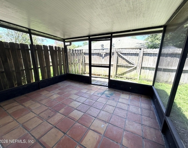 5646 Pinebay Circle S - Photo Thumbnail 13