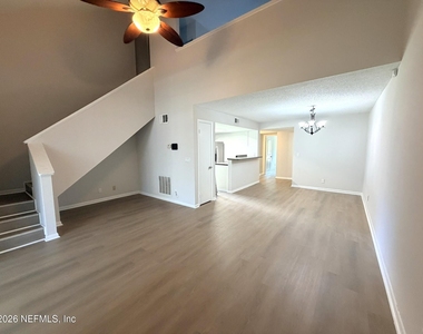 5646 Pinebay Circle S - Photo Thumbnail 2