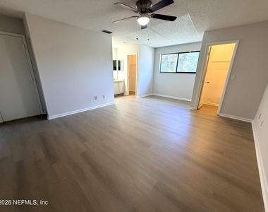 5646 Pinebay Circle S - Photo Thumbnail 6