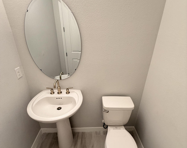 1352 Arklow Circle - Photo Thumbnail 21