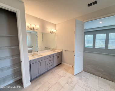 1352 Arklow Circle - Photo Thumbnail 13