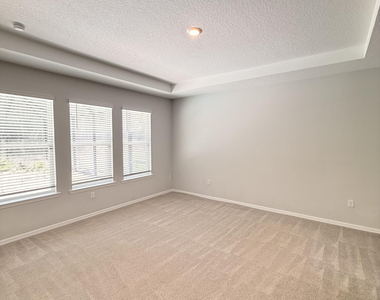 1352 Arklow Circle - Photo Thumbnail 10