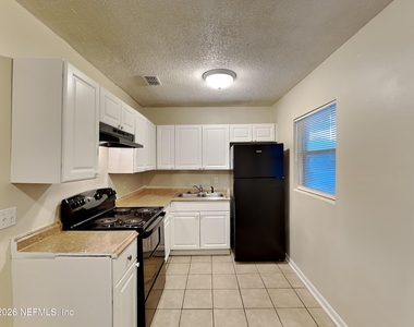 237 Blairmore Boulevard - Photo Thumbnail 5