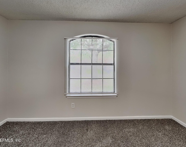 1883 Mackenzie Court S - Photo Thumbnail 7