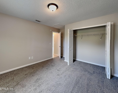 1883 Mackenzie Court S - Photo Thumbnail 10