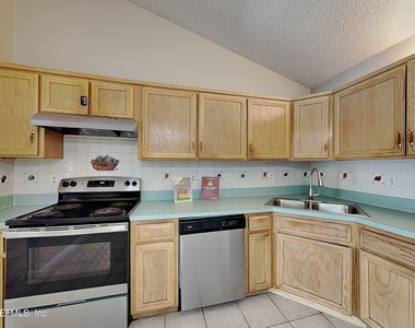 1883 Mackenzie Court S - Photo Thumbnail 4