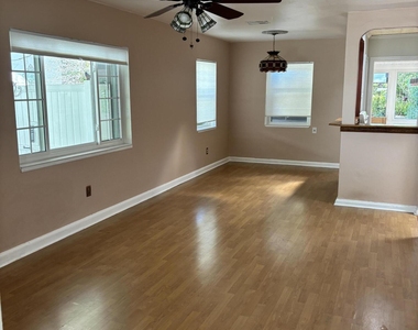 1343 Rensselaer Avenue - Photo Thumbnail 27