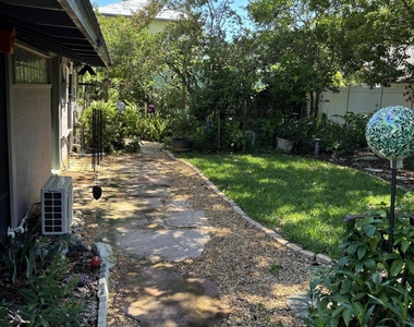 1343 Rensselaer Avenue - Photo Thumbnail 48