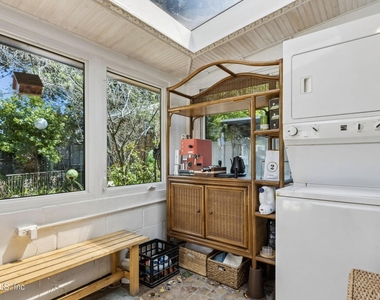 1343 Rensselaer Avenue - Photo Thumbnail 24